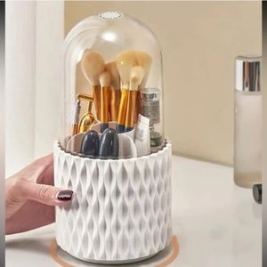 NIB Rotating Make Up Cosmetic Brush Decorative Storage Container in White!